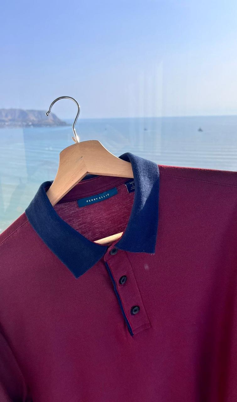 Polo Ralph Lauren hombre, granate, cuello azul, venta online. Ropa de marca Ralph Lauren, Lima Perú