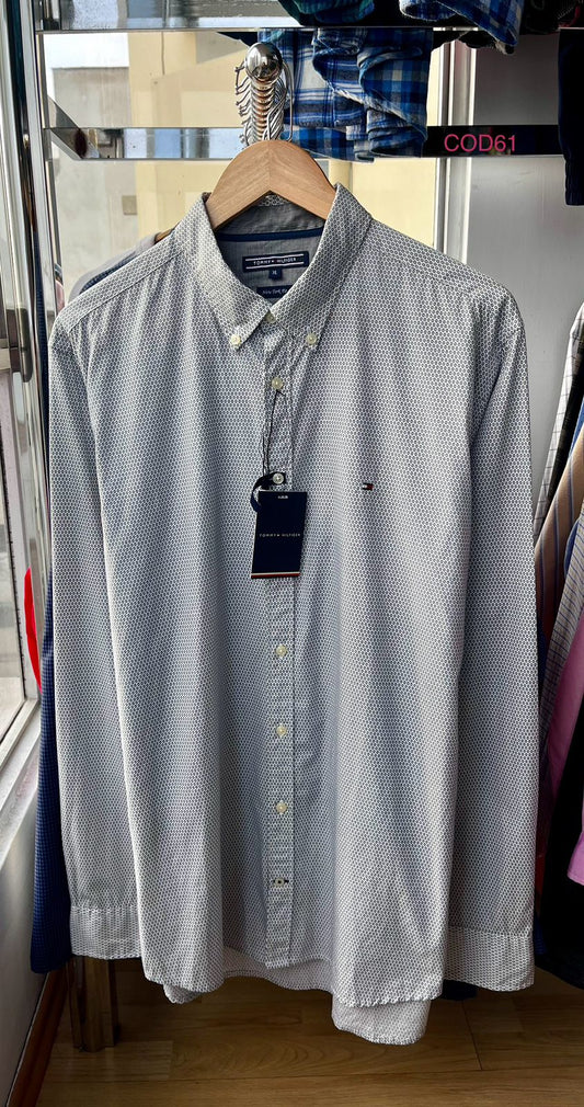 Camisa formal Tommy Hilfiger con círculos negros